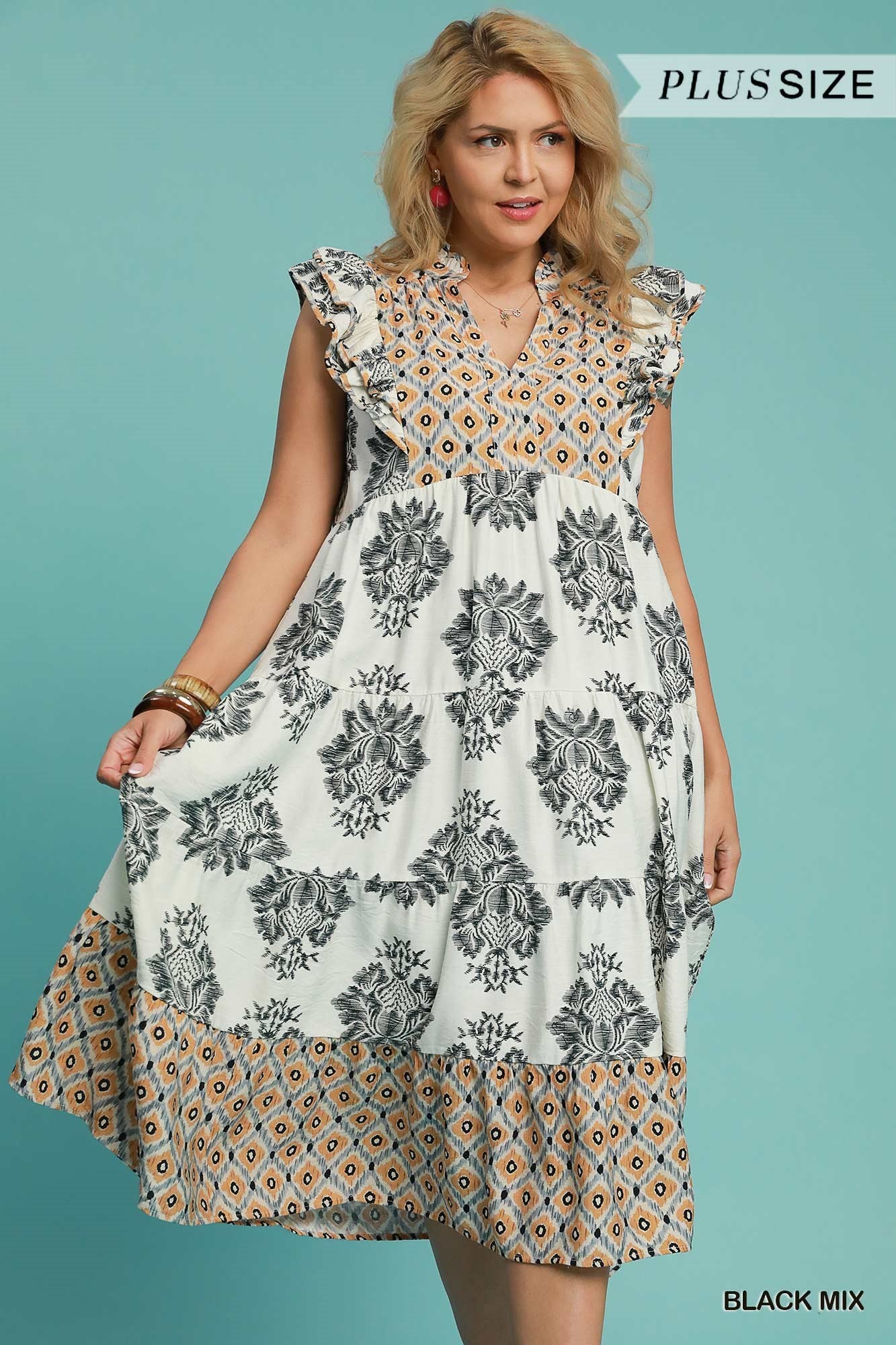 All Eyes On Me Dress - Curvy